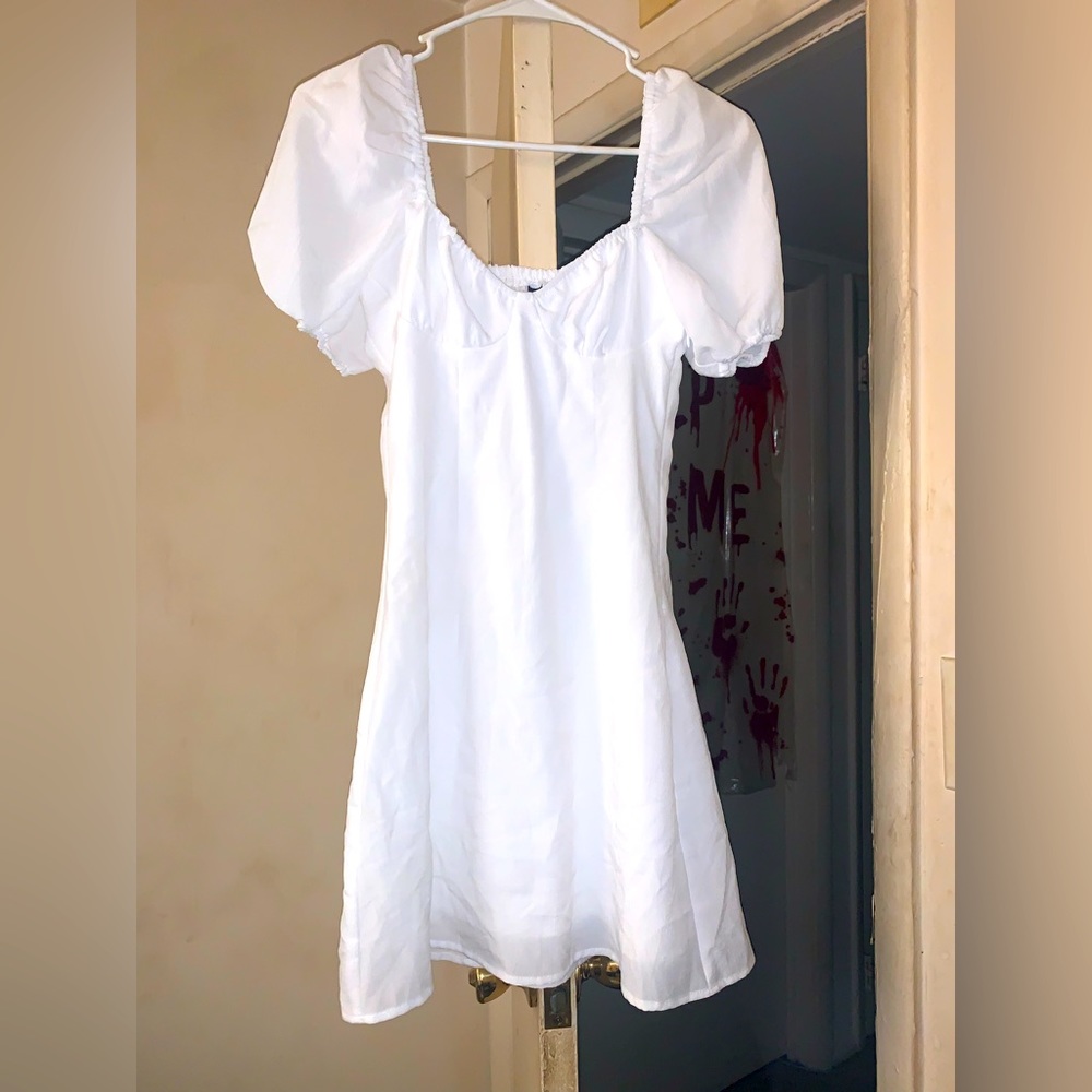 H&M white puffy sleeve dress